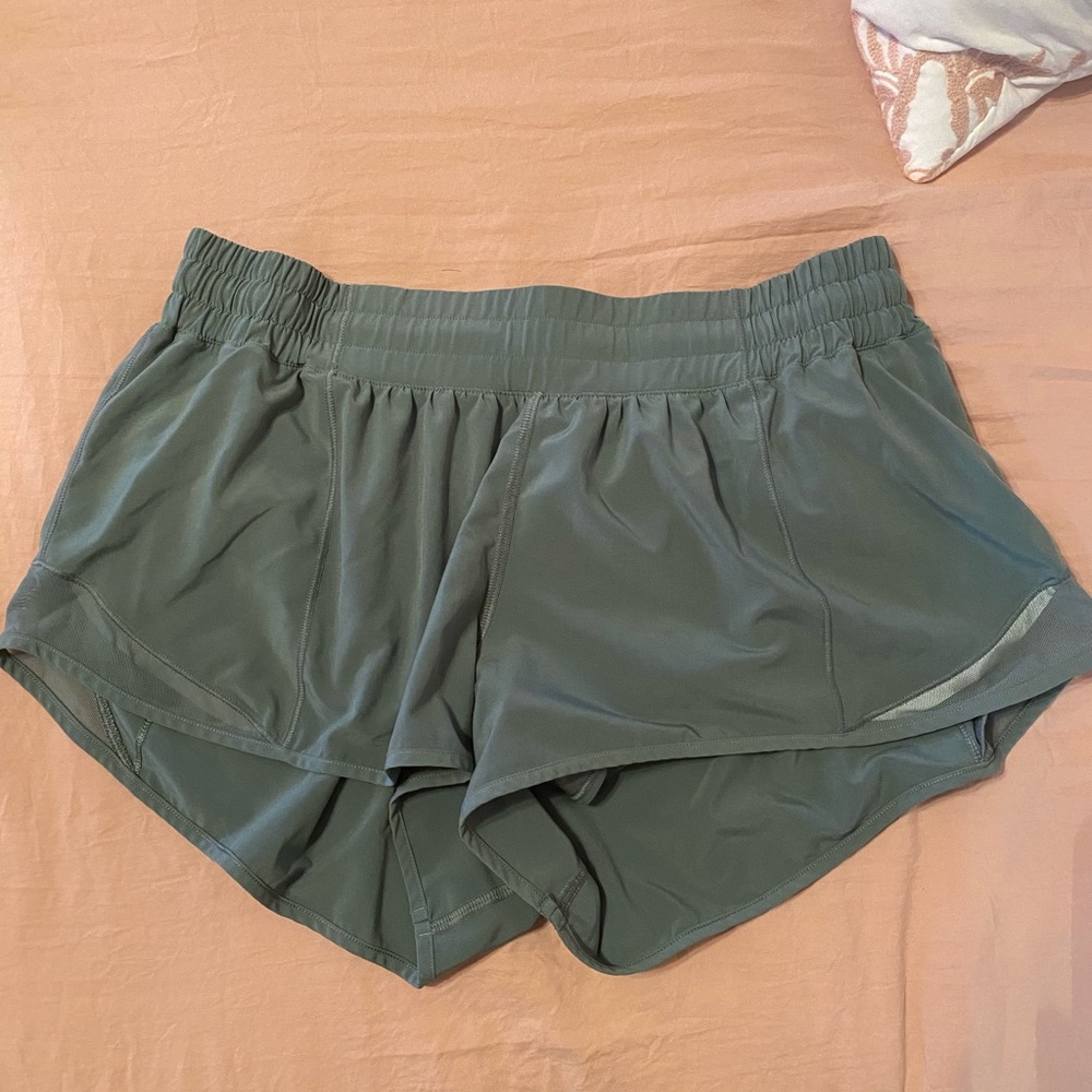 Lululemon Hotty Hot Shorts 2.5’ Inseam